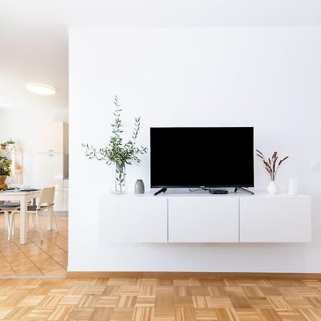 Cozy Apartment "Iskra" - 3 Bedrooms Zára Kültér fotó