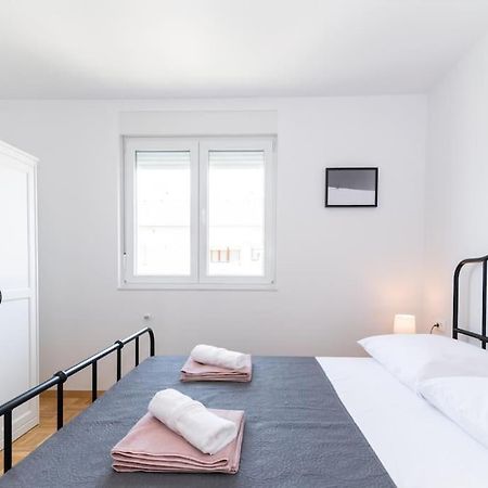 Cozy Apartment "Iskra" - 3 Bedrooms Zára Kültér fotó