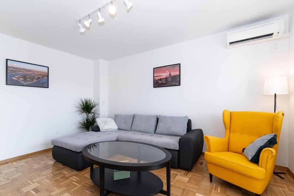 Cozy Apartment "Iskra" - 3 Bedrooms Zára Kültér fotó