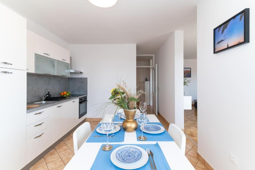 Cozy Apartment "Iskra" - 3 Bedrooms Zára Kültér fotó