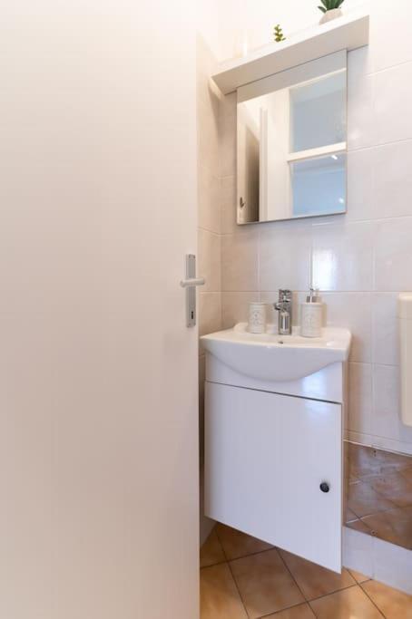 Cozy Apartment "Iskra" - 3 Bedrooms Zára Kültér fotó