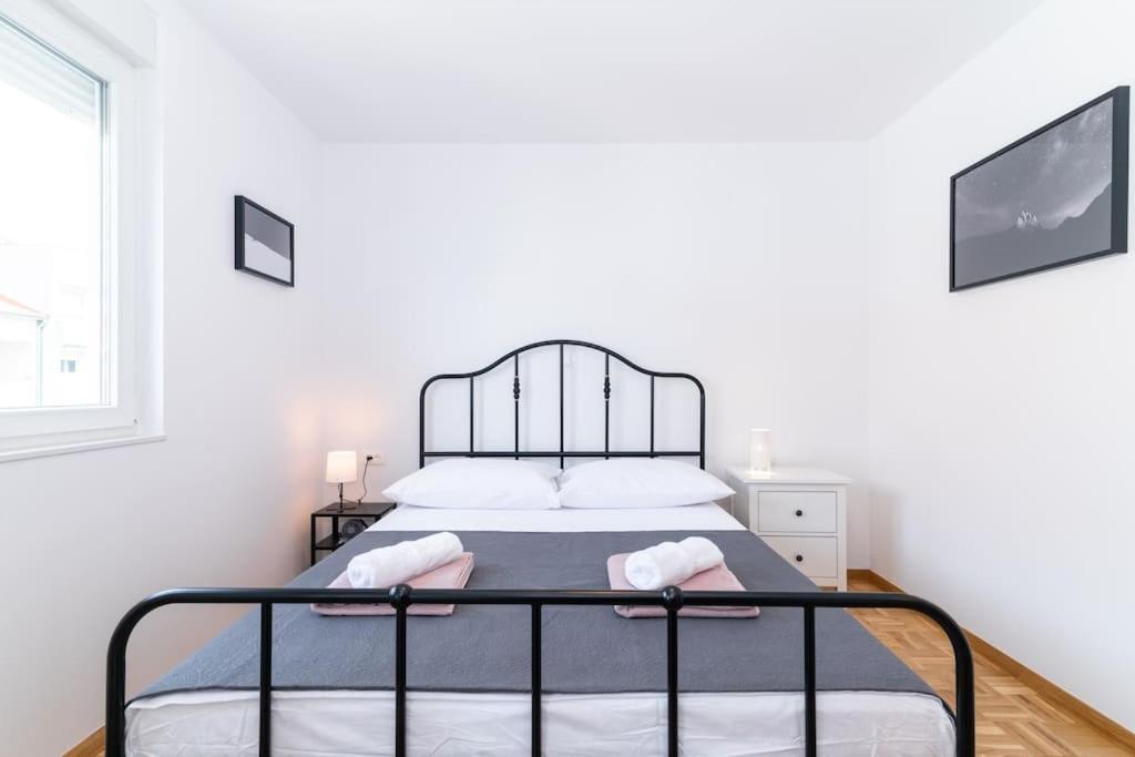 Cozy Apartment "Iskra" - 3 Bedrooms Zára Kültér fotó