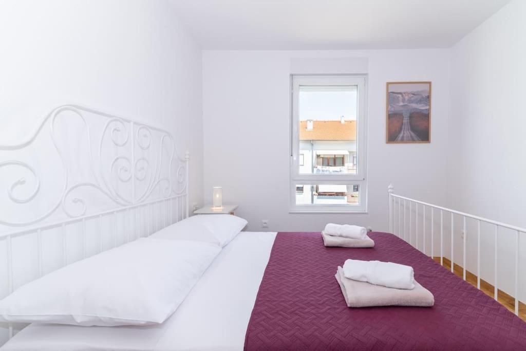Cozy Apartment "Iskra" - 3 Bedrooms Zára Kültér fotó