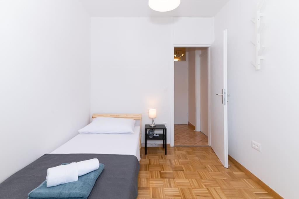 Cozy Apartment "Iskra" - 3 Bedrooms Zára Kültér fotó