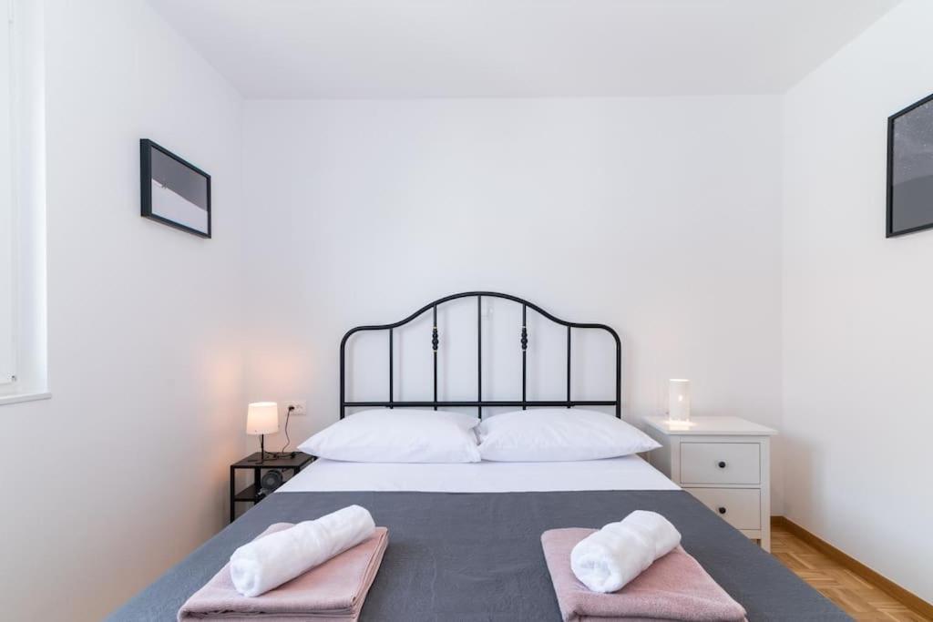 Cozy Apartment "Iskra" - 3 Bedrooms Zára Kültér fotó