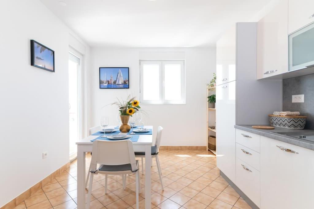Cozy Apartment "Iskra" - 3 Bedrooms Zára Kültér fotó